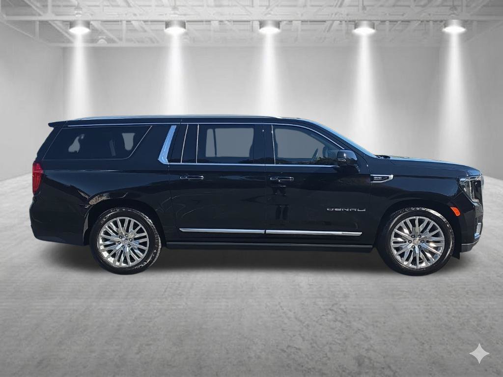 Used 2023 GMC Yukon XL Denali w/ Denali Reserve Package AWD/4WD image 2