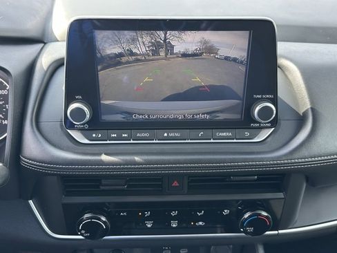 Certified 2025 Nissan Rogue S image 31