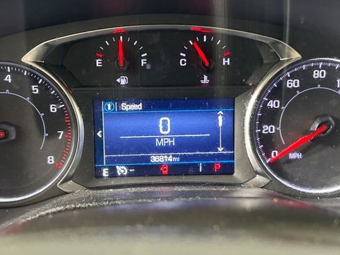 Used 2023 GMC Acadia SLE image 19