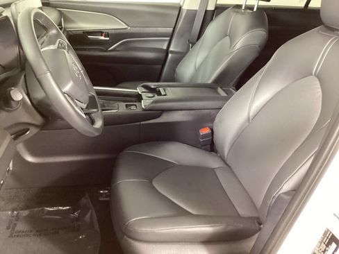 Used 2025 Toyota Grand Highlander AWD Hybrid image 10