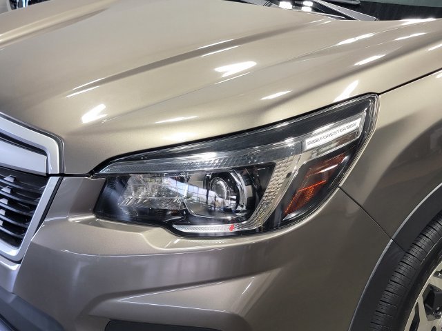 Used 2019 Subaru Forester Premium w/ All-Weather Package AWD/4WD image 9