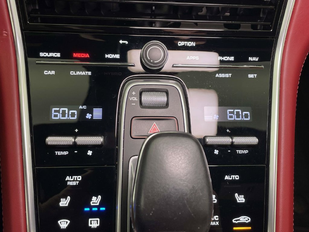 Certified 2023 Porsche Panamera 4 AWD/4WD image 33