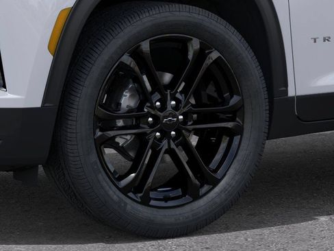 New 2027 Chevrolet Traverse LT w/ Driver Confidence Package FWD image 9