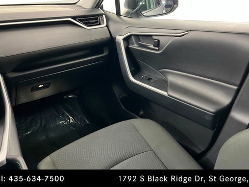 Used 2024 Toyota RAV4 LE image 10
