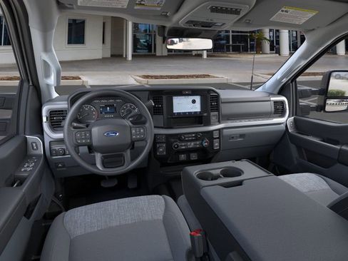 New 2025 Ford F250 XLT w/ FX4 Off-Road Package image 9
