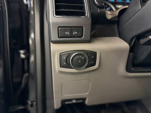 Used 2022 Ford F250 XLT w/ XLT Premium Package AWD/4WD image 31