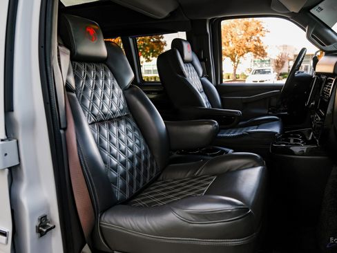 Used 2023 Chevrolet Express 2500 image 48