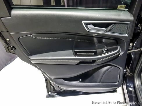 Used 2019 Ford Edge Titanium w/ Equipment Group 301A image 30