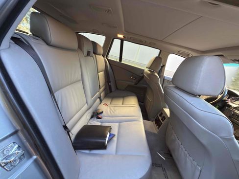 Used 2006 BMW 530xi Wagon image 65