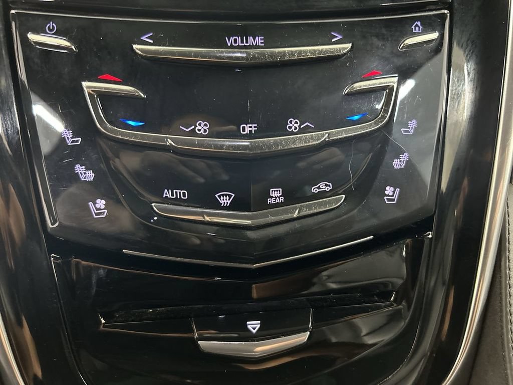 Used 2020 Cadillac Escalade Platinum AWD/4WD image 16