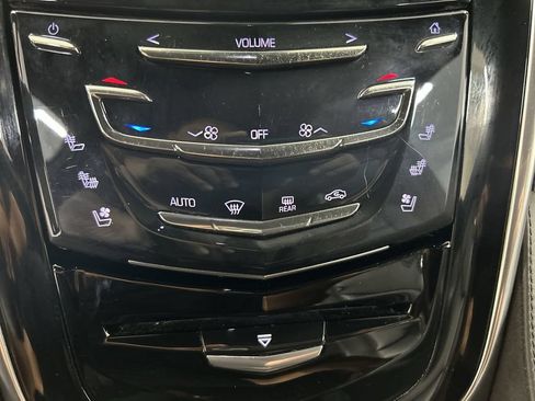 Used 2020 Cadillac Escalade Platinum AWD/4WD image 16