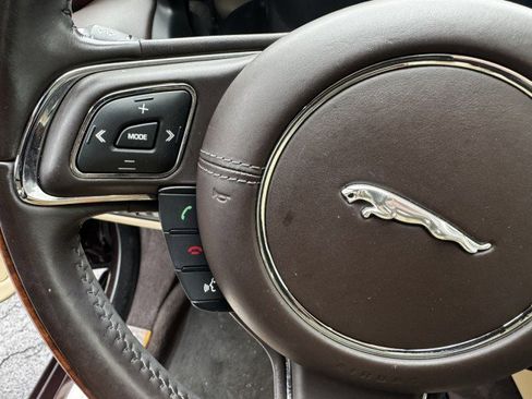 Used 2016 Jaguar XJ R-Sport image 22