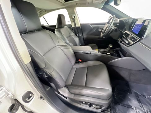 Used 2025 Lexus ES 350 w/ Premium Package FWD image 27