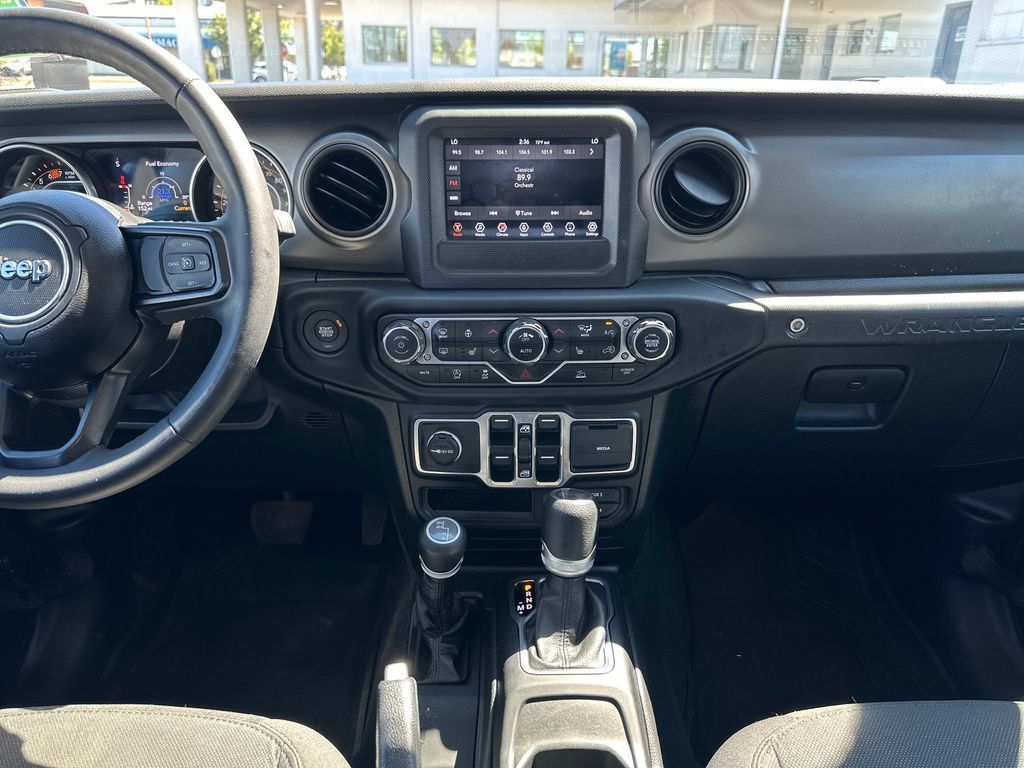 Used 2023 Jeep Wrangler Unlimited Sport AWD/4WD image 16