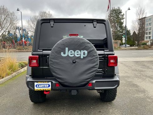 Used 2024 Jeep Wrangler Unlimited Rubicon w/ Technology Group image 8