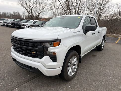Used 2024 Chevrolet Silverado 1500 Custom image 4