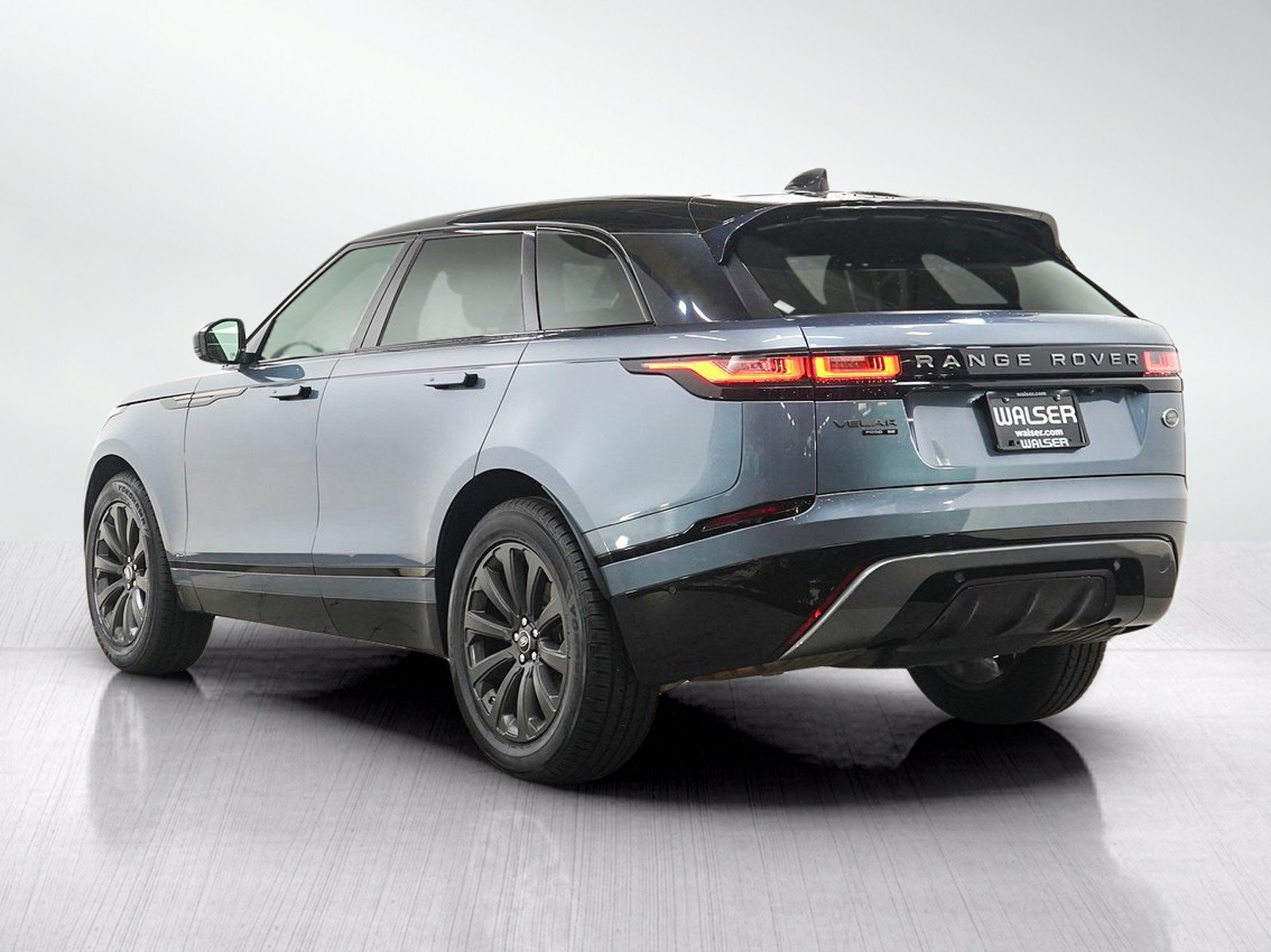 Used 2019 Land Rover Range Rover Velar R-Dynamic SE AWD/4WD image 3