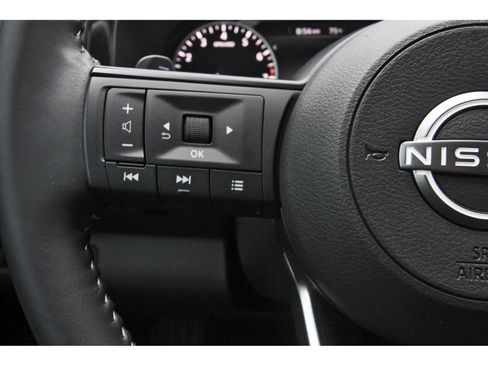 Certified 2025 Nissan Pathfinder SV FWD image 19