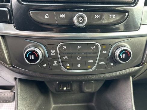 Used 2020 Chevrolet Traverse LT image 26