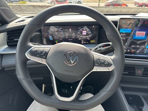 New 2026 Volkswagen Tiguan SE R-Line AWD/4WD image 11