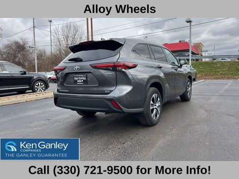 Used 2024 Toyota Highlander XLE image 8