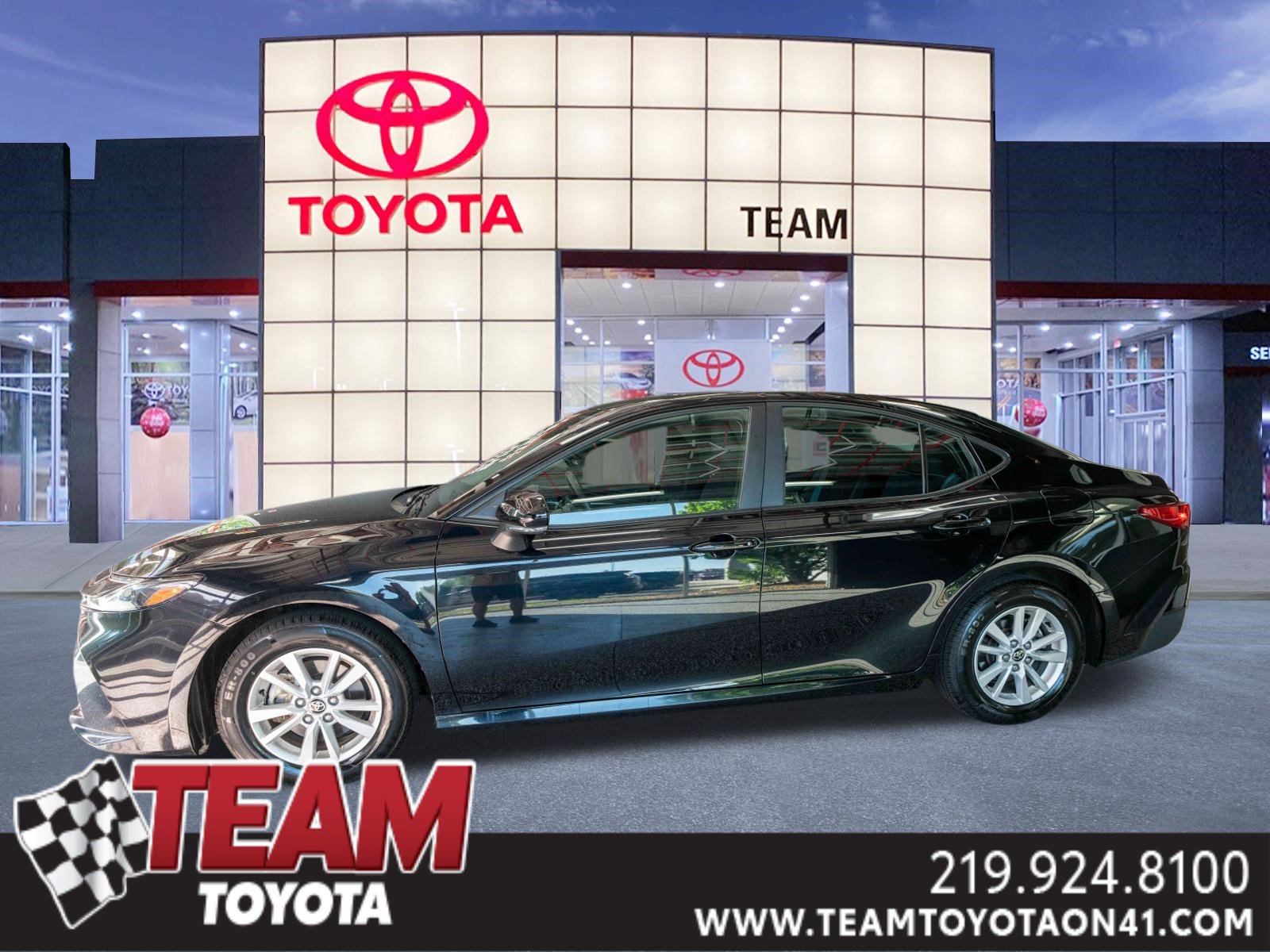 Used 2025 Toyota Camry LE FWD image 1
