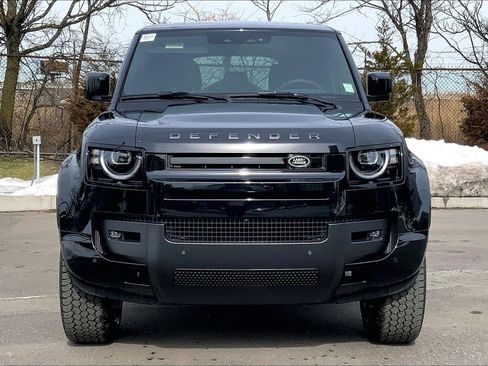 New 2026 Land Rover Defender 110 X-Dynamic SE image 3