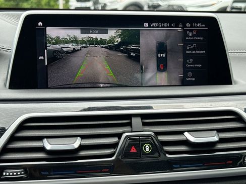 Used 2022 BMW 750i xDrive w/ Executive Package AWD/4WD image 23