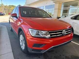 Used 2018 Volkswagen Tiguan SE w/ Panoramic Sunroof Package video 1