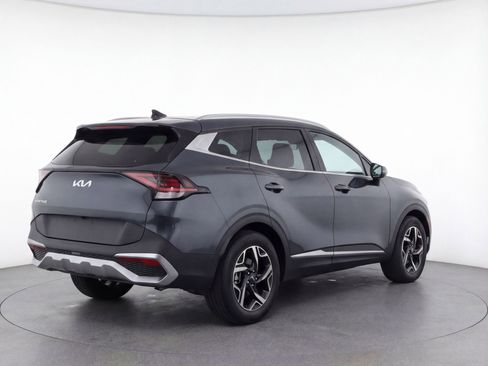 Used 2025 Kia Sportage LX image 9