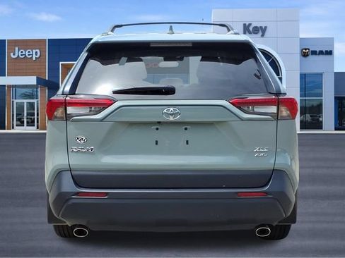 Used 2022 Toyota RAV4 XLE w/ Convenience Package AWD/4WD image 4