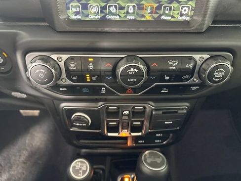 Used 2022 Jeep Wrangler Unlimited Sahara w/ Cold Weather Group image 23