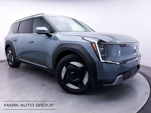 Used 2024 Kia EV9 Wind image 1