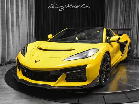 Used 2026 Chevrolet Corvette ZR1 w/ ZR1 Carbon Fiber Aero Package RWD image 2