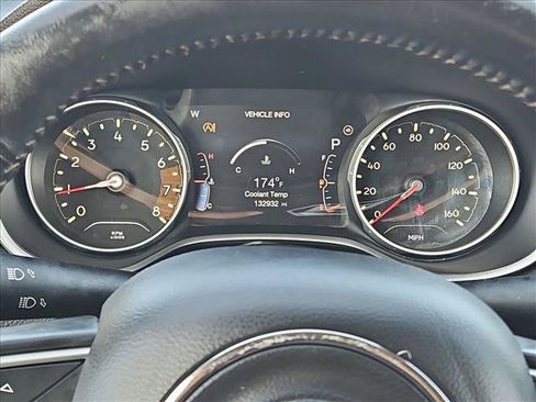 Used 2018 Jeep Compass Latitude w/ Popular Equipment Group FWD image 11