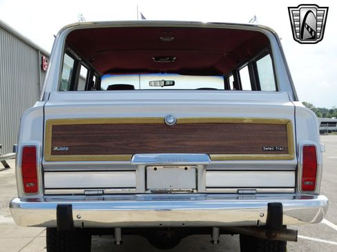 Used 1986 Jeep Grand Wagoneer image 6