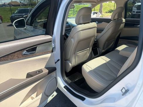 Used 2017 Lincoln MKX Select w/ Lincoln MKX Climate Package AWD/4WD image 27
