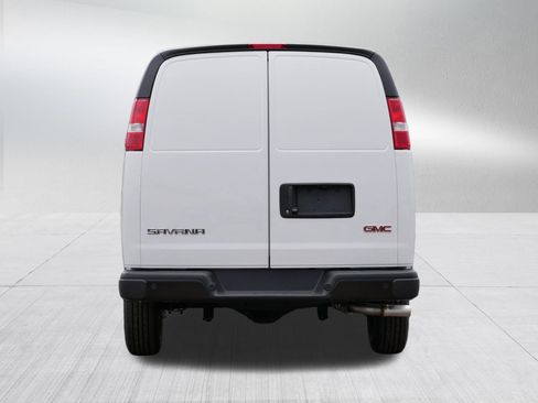 New 2026 GMC Savana 3500 Extended w/ Driver Convenience Package RWD image 4