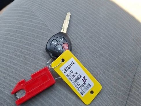 Used 2013 Toyota Corolla LE FWD image 25