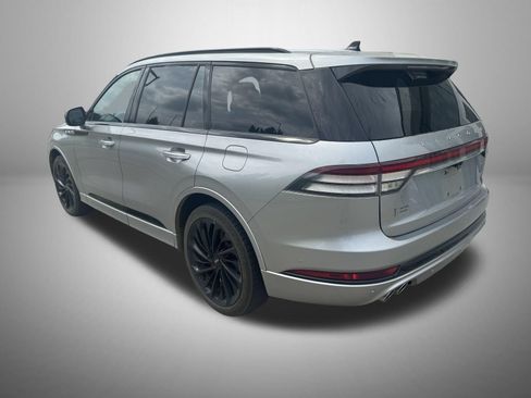 Used 2023 Lincoln Aviator Reserve w/ Equipment Group 201A AWD/4WD image 4