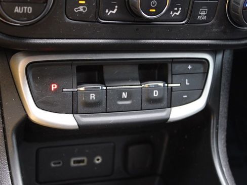 Used 2022 GMC Terrain SLE w/ Driver Convenience Package FWD image 38