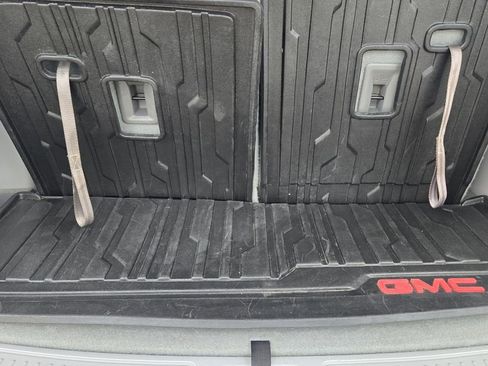Used 2019 GMC Acadia SLT FWD image 32