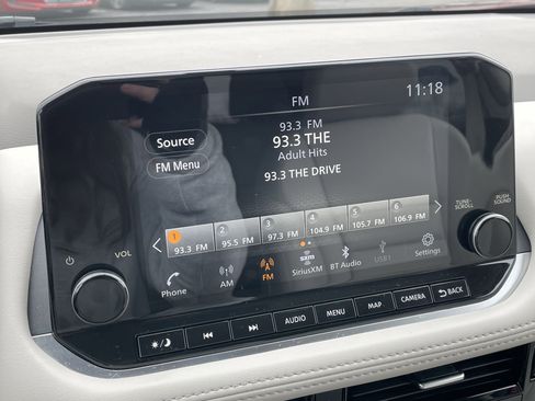 Used 2023 Nissan Rogue SL w/ SL Premium Package image 34