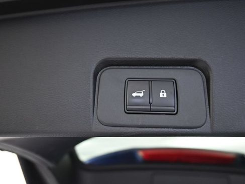 Used 2025 Nissan Rogue SV FWD image 14