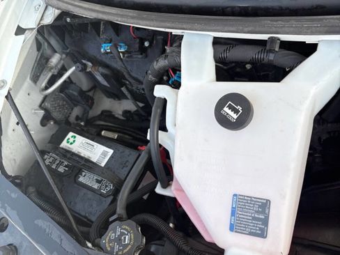 Used 2025 Chevrolet Express 3500 LT w/ LT Preferred Equipment Group image 4