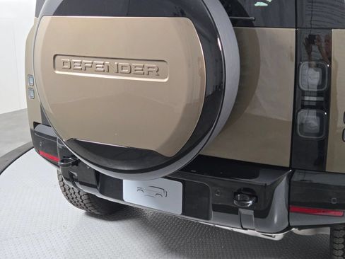 New 2026 Land Rover Defender 110 X-Dynamic SE AWD/4WD image 7