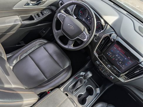 Used 2021 Chevrolet Traverse RS image 9