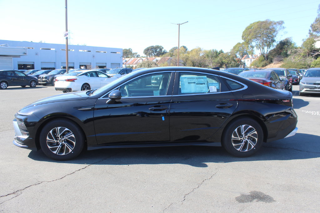 New 2026 Hyundai Sonata Blue FWD image 2