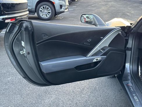 Used 2015 Chevrolet Corvette Z06 w/ 2LZ Preferred Equipment Group image 19