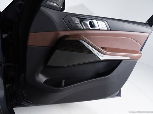 Used 2021 BMW X7 M50i image 36